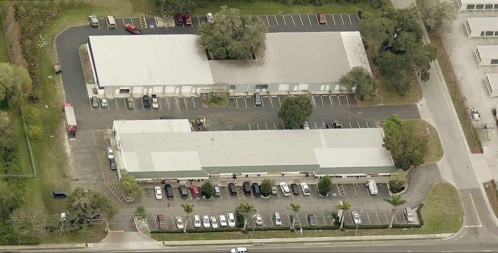 More Photos Of 2424 E Manatee Ave, Bradenton Storefront For Lease