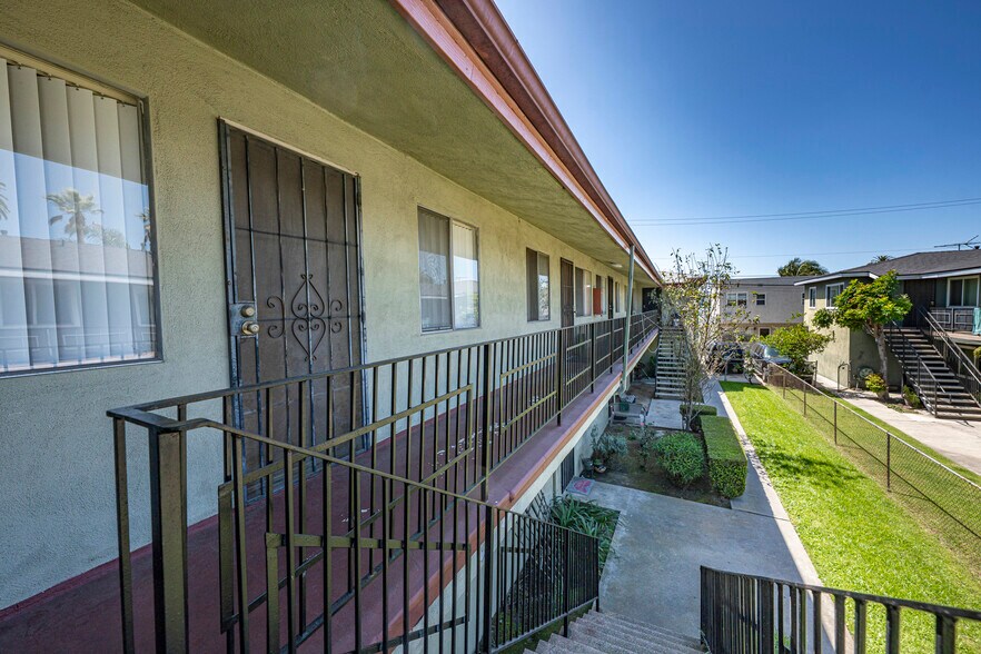 More Photos Of 437 BONITO Ave, Long Beach Apartments For Sale