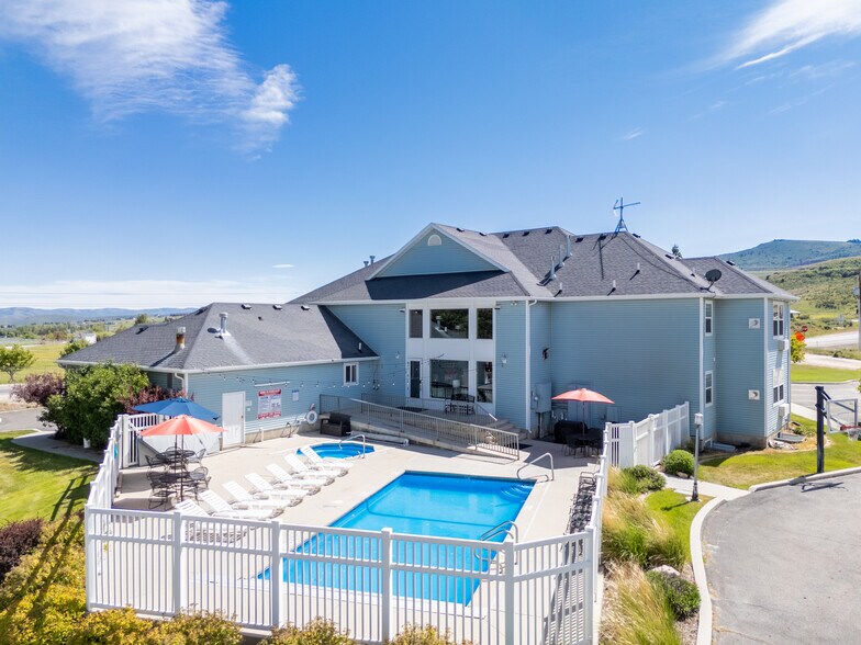 More Photos Of 40 Christa Circle cir, Garden City Specialty For Sale