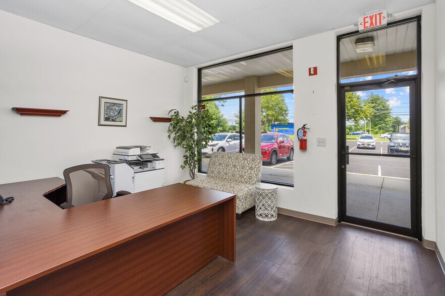 More Photos Of 1702 Mount Holly Rd, Burlington Freestanding For Lease