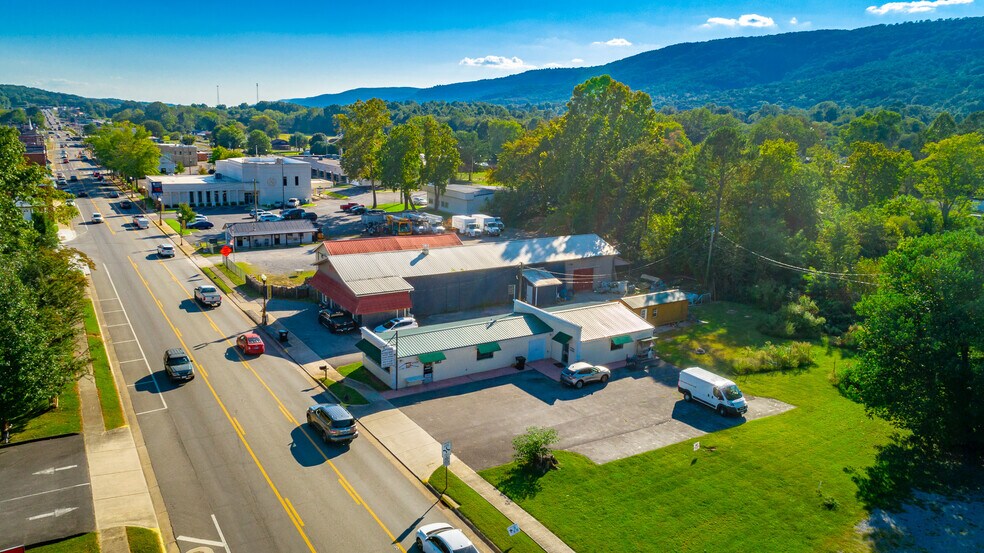 More Photos Of 15781 Rankin Ave, Dunlap Freestanding For Sale