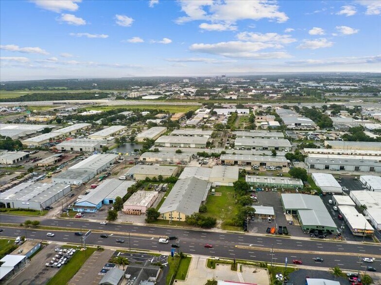 More Photos Of 12925 N 49th St, Clearwater Warehouse For Lease