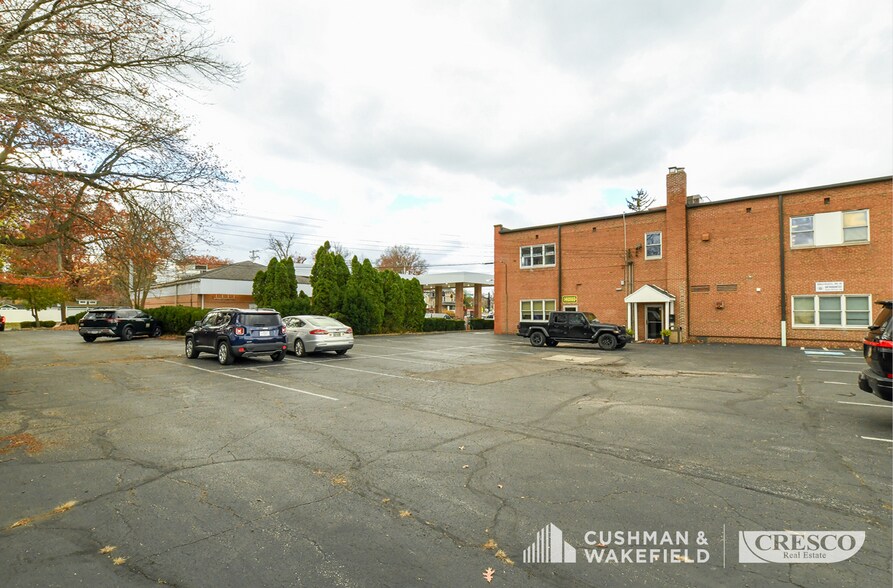 More Photos Of 1495 Warren Rd, Lakewood Office For Lease