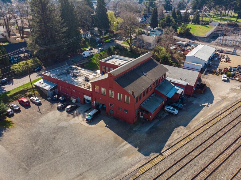 More Photos Of 55 NE Farragut St, Portland Warehouse For Lease