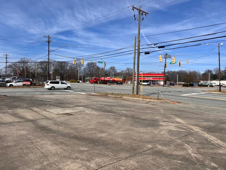 More Photos Of 3001 Pinecroft Rd, Greensboro General Retail For Sale