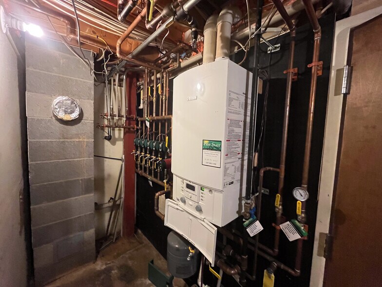 More Photos Of 155 Saco Ave, Old Orchard Beach Office For Sale