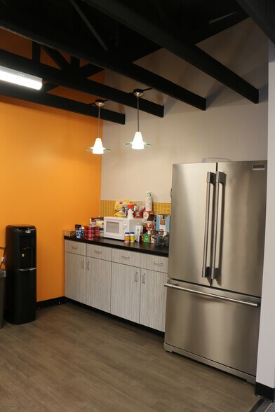 More Photos Of 3007 W Cypress St, Tampa General Retail For Sale