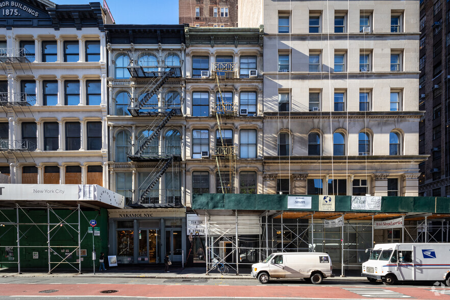 Primary Photo Of 393 Broadway, New York Apartments For Lease