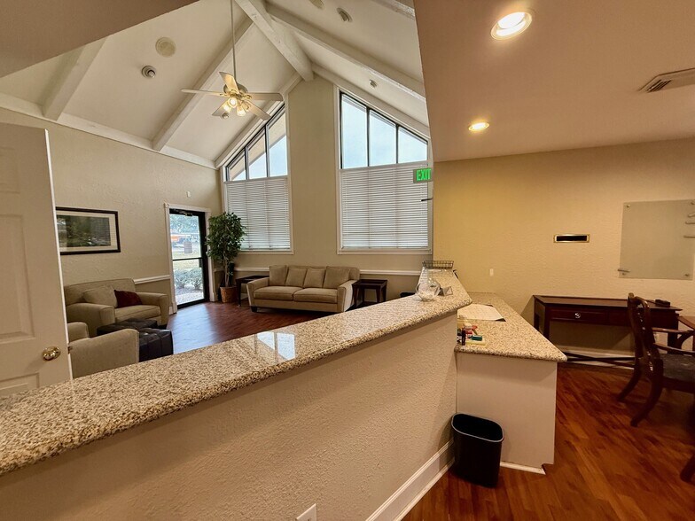 More Photos Of 2204 Sunpark Dr, Conroe Office For Lease