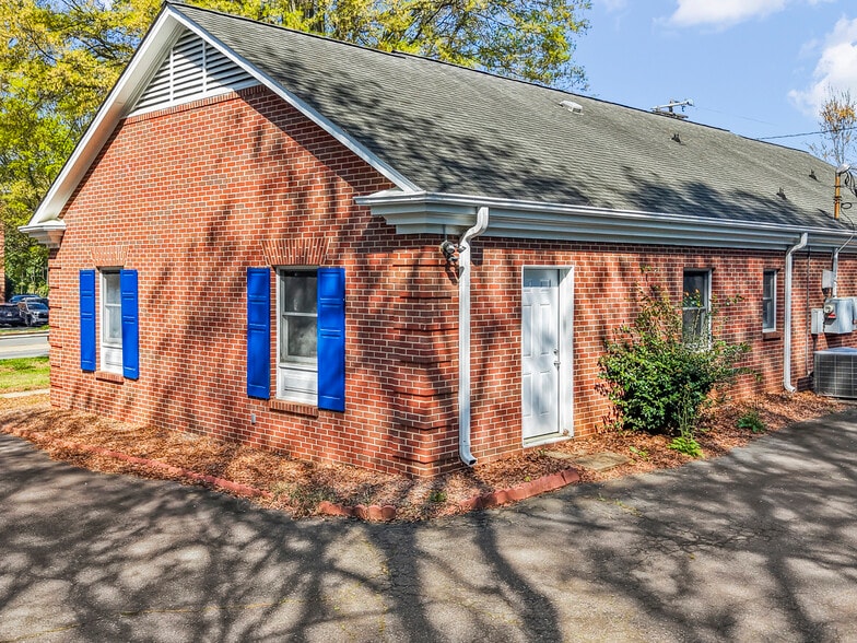 More Photos Of 4375 Silas Creek Pky, Winston-Salem Medical For Sale