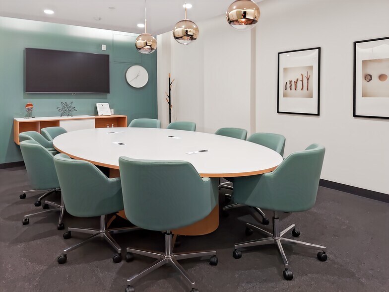 More Photos Of 100 S Juniper St, Philadelphia Coworking Space