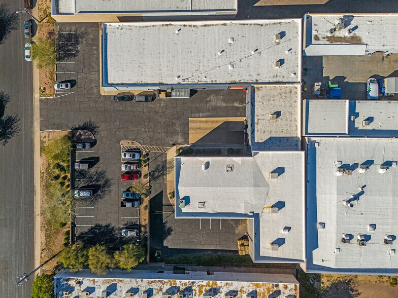 More Photos Of 1926 W North Ln, Phoenix Distribution For Lease