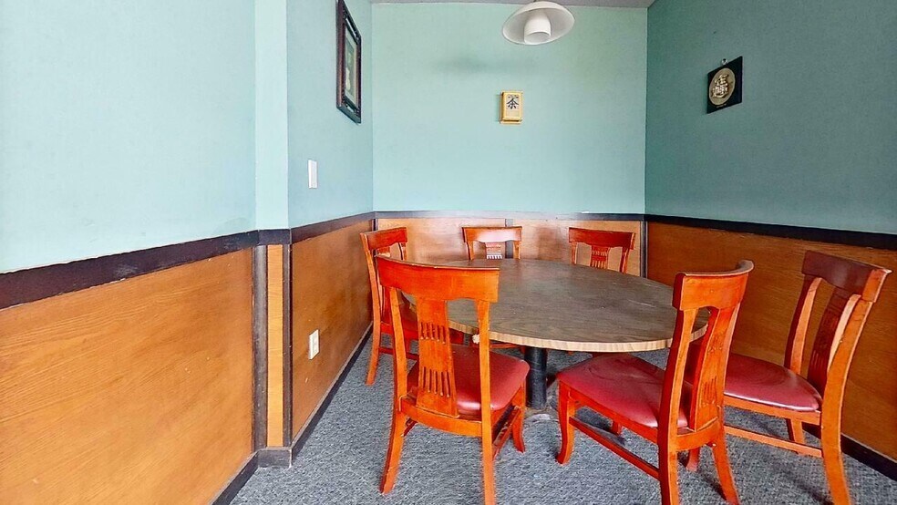 More Photos Of 95 Lake St, Gilford Restaurant For Sale