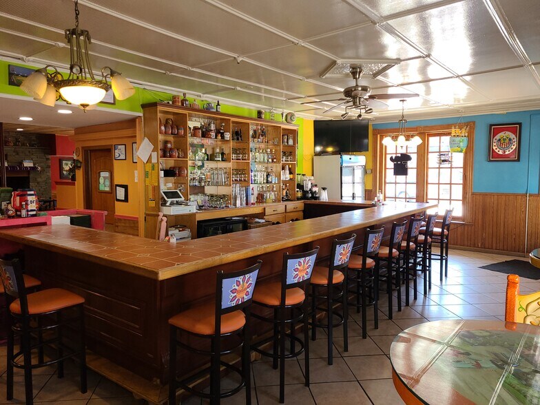 More Photos Of 5005 Kutztown Rd, Temple Storefront Retail Residential For Sale