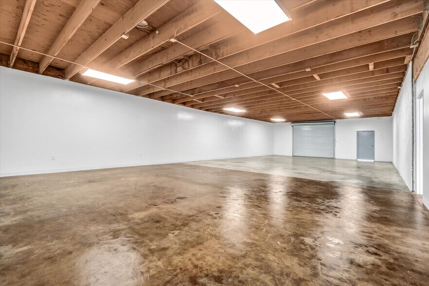 More Photos Of 520 W Pacific Coast Hwy, Long Beach Flex For Sale