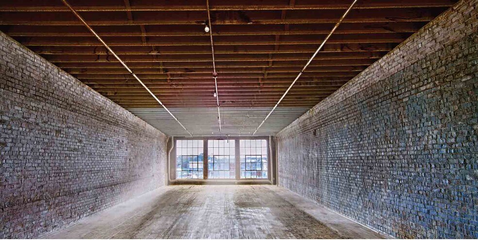 More Photos Of 491 S Main St, Memphis Storefront Retail Residential For Sale