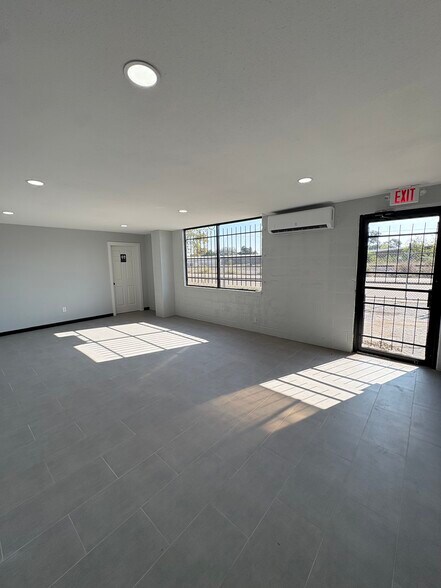 More Photos Of 6251 Griggs Rd, Houston Warehouse For Sale