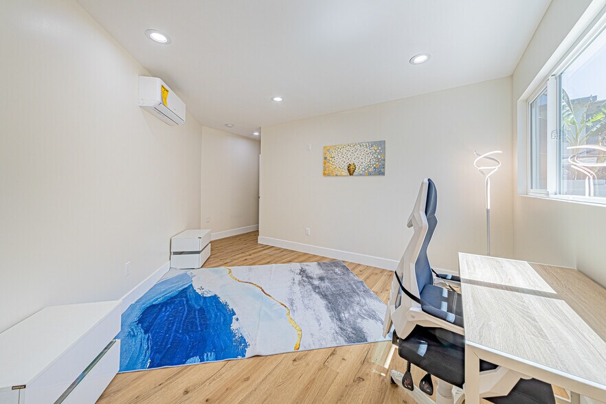 More Photos Of 5633 La Mirada Ave, Los Angeles Apartments For Sale
