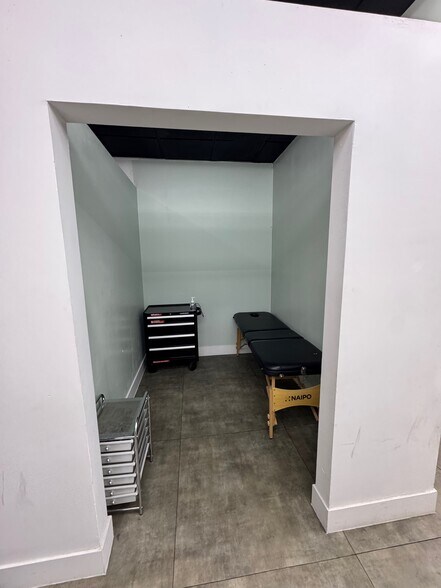 More Photos Of 16453-16461 Whittier Blvd, Whittier Freestanding For Lease