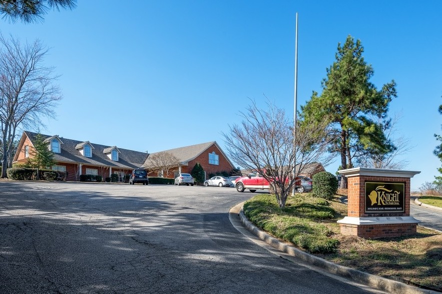 More Photos Of 9497 Thornton Blvd, Jonesboro Flex For Sale