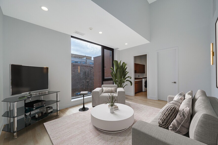 More Photos Of 1219 W Madison St, Chicago Storefront Retail Residential For Lease