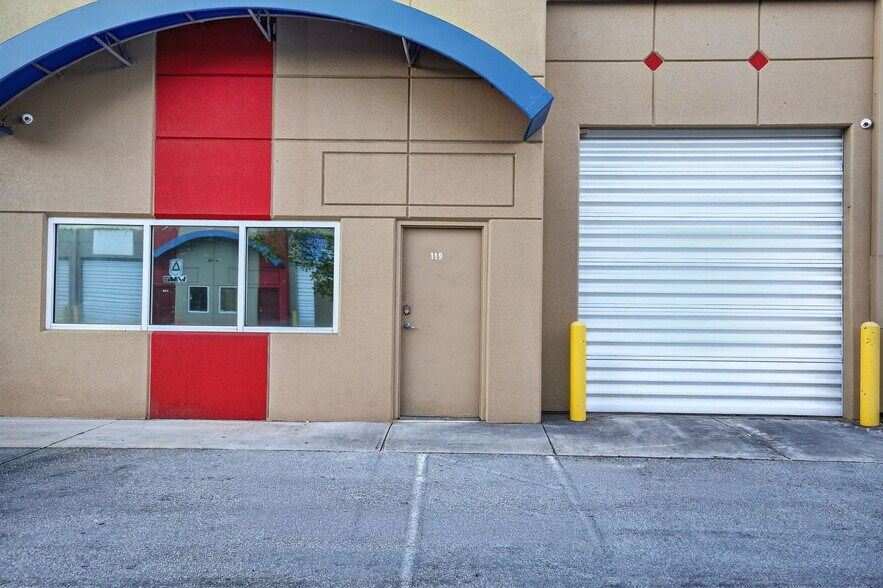 More Photos Of 16300 SW 137th Ave, Miami Warehouse For Lease