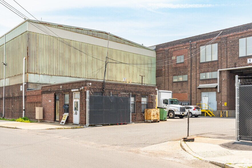 More Photos Of 300 Jefferson St, Camden Warehouse For Sale