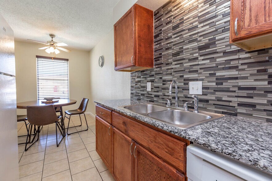 More Photos Of 7404 Lyrewood Ln, Oklahoma City Apartments For Sale