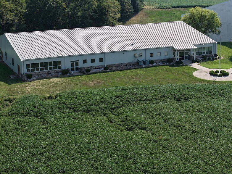 More Photos Of 810 Soldiers Way, Evansville Schools For Sale