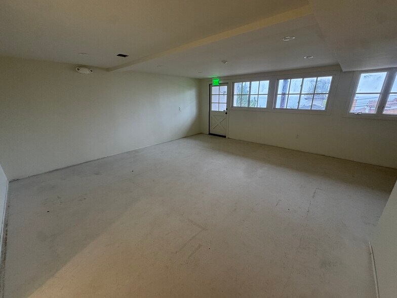 More Photos Of 2007 S Coast Hwy, Laguna Beach Storefront Retail Residential For Lease