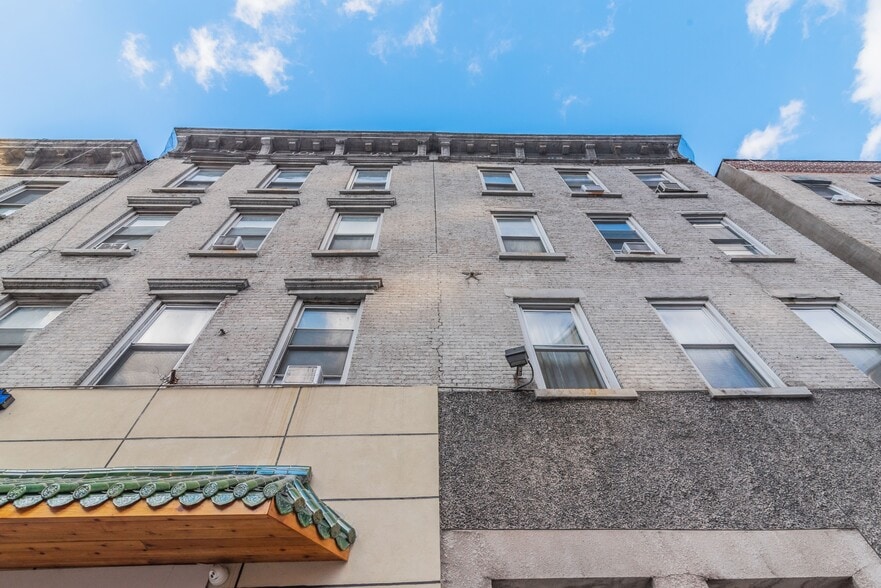 More Photos Of 35 Madison St, New York Apartments For Sale