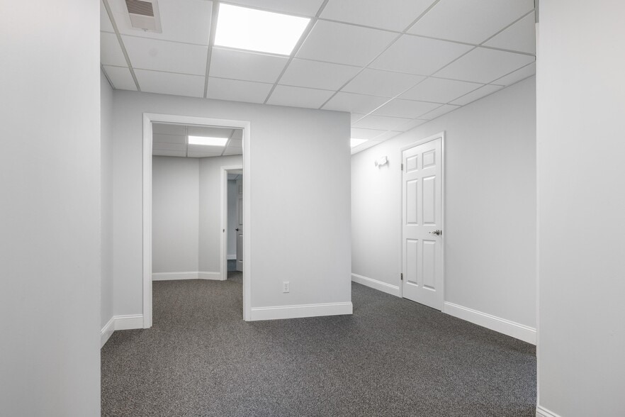 More Photos Of 1637 Savannah Hwy, Charleston Office For Lease