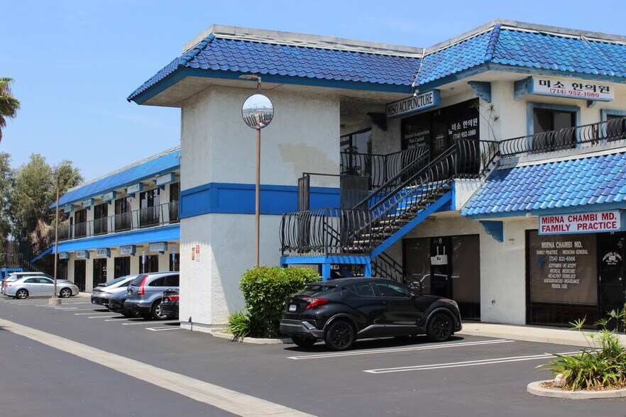 More Photos Of 7151 Lincoln Ave, Buena Park Medical For Lease