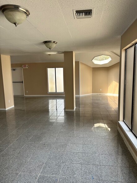 More Photos Of 3639 Glenn Lakes Ln, Missouri City Office For Lease