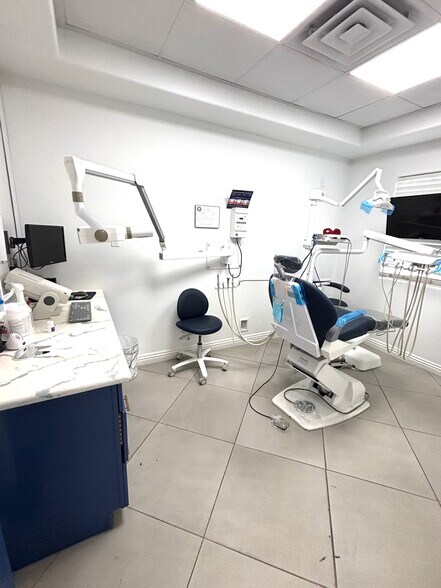 More Photos Of 1212 S Maryland Pky, Las Vegas Medical For Sale