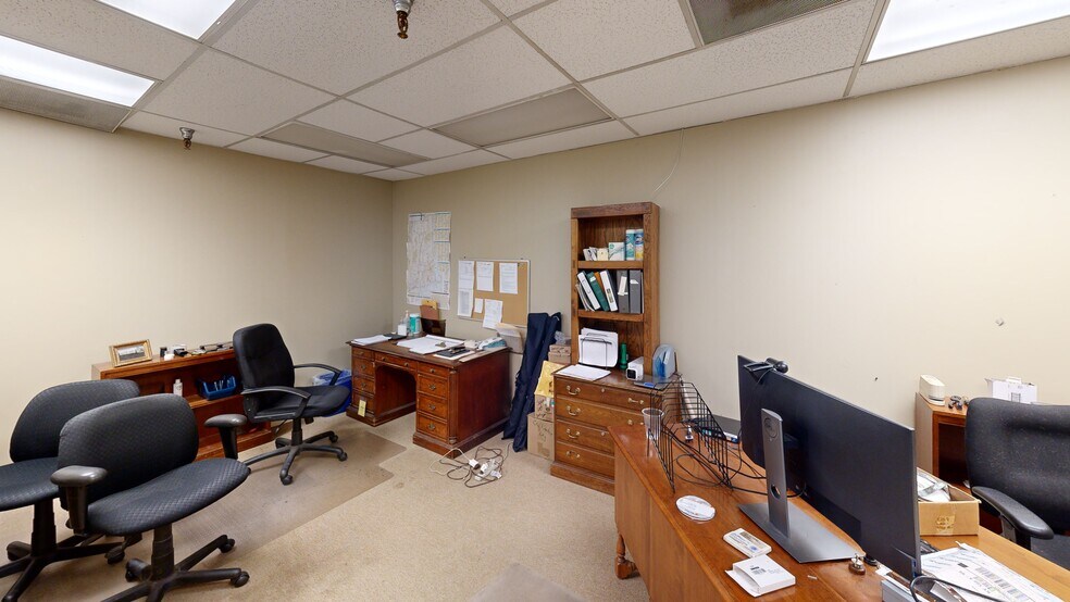 More Photos Of 151 Wolf Rd, Colonie Freestanding For Sale