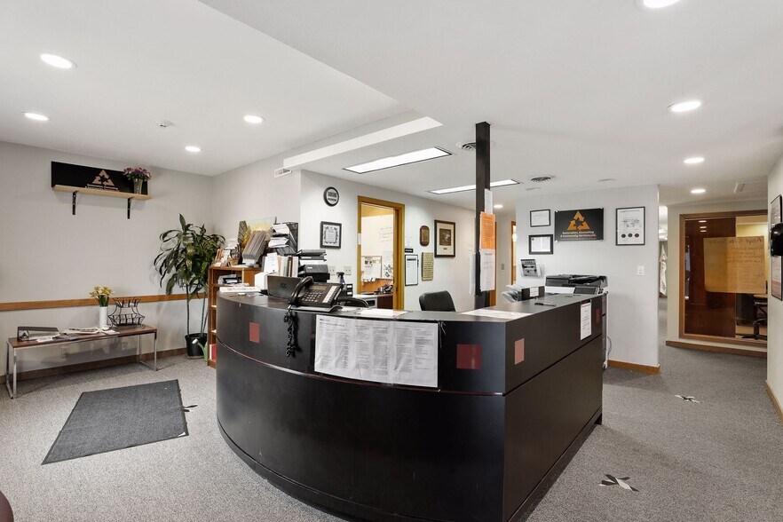 More Photos Of 800 N 42nd Ave, Minneapolis Medical For Lease