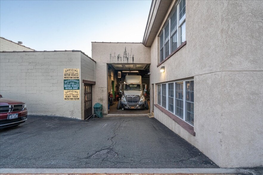 More Photos Of 368 Central Ave, Albany Auto Repair For Sale