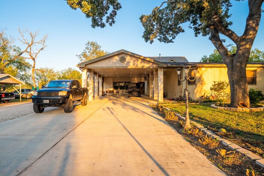 More Photos Of 4514 Billy Sames, Adkins Land For Sale