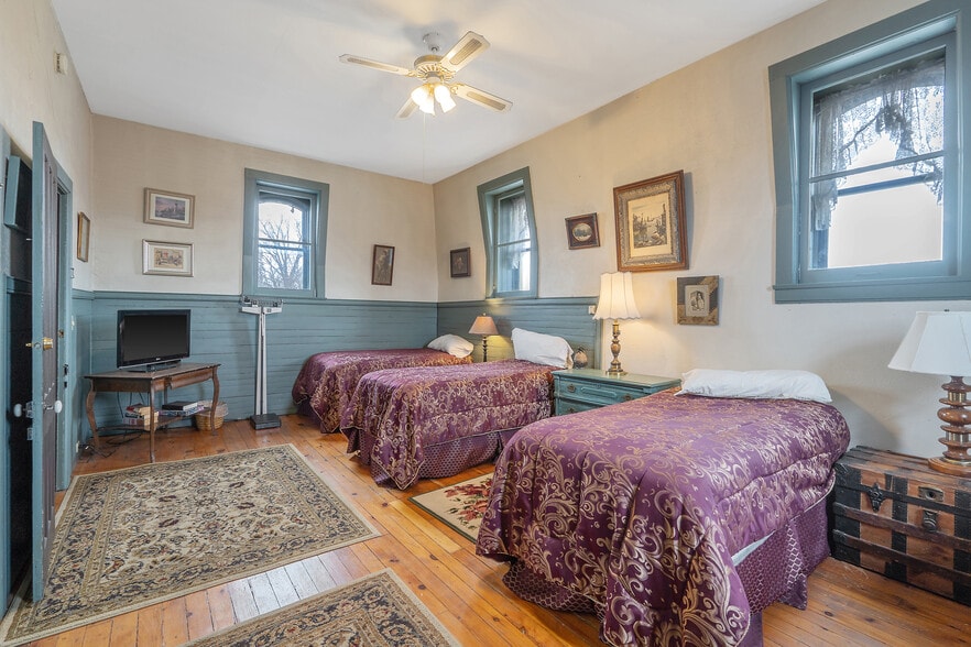 More Photos Of 1880 House Bed & Breakfast, Pulaski Hotel For Sale