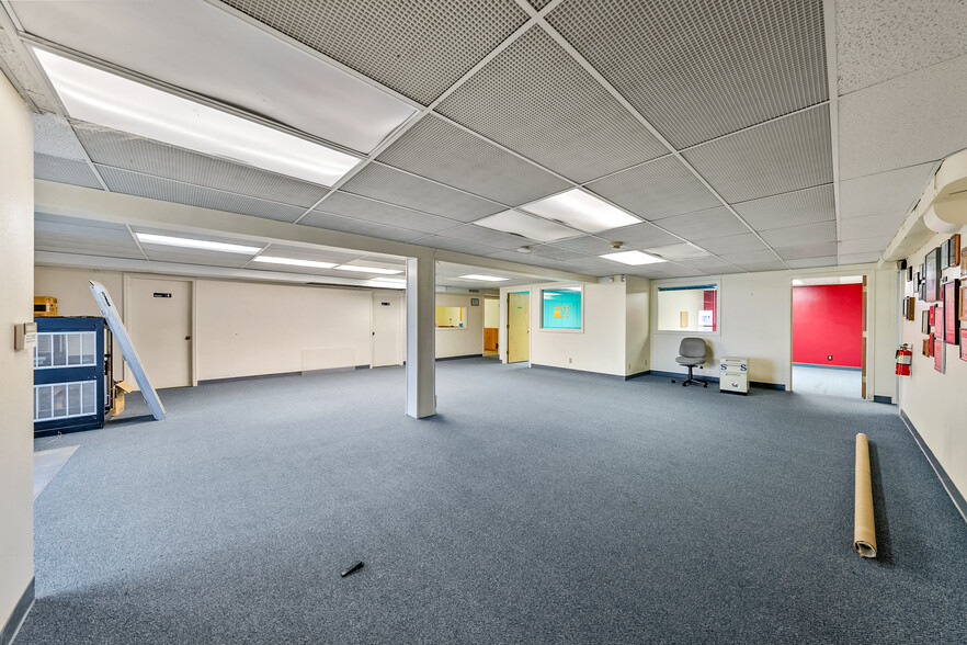 More Photos Of 655 W Umpqua St, Roseburg Radio TVTransmission Facilities For Sale