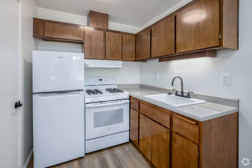 More Photos Of 6546 Auburn Blvd, Citrus Heights Apartments For Sale