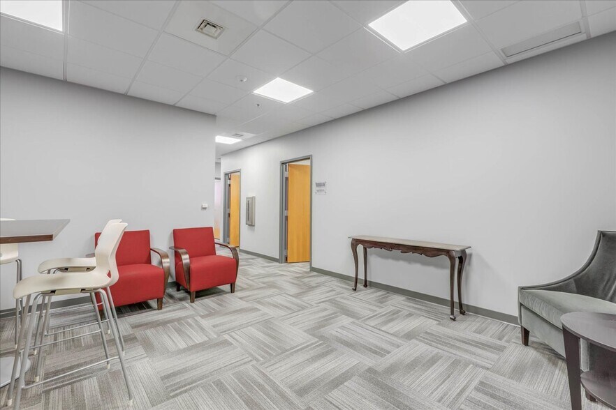 More Photos Of 215 S Monroe St, Tallahassee Office For Lease