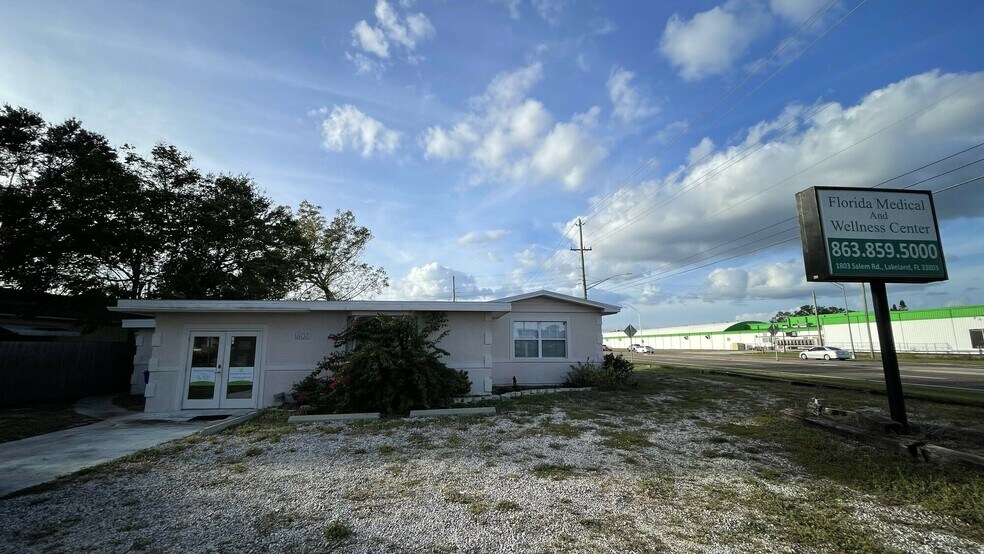 More Photos Of 1803 Salem Rd, Lakeland Medical For Sale
