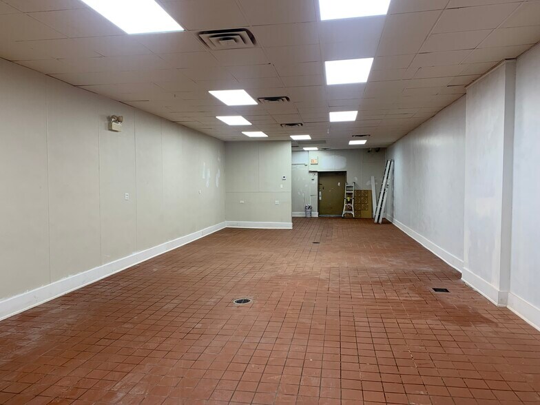 More Photos Of 1733-1739 N Harlem Ave, Chicago Storefront For Lease