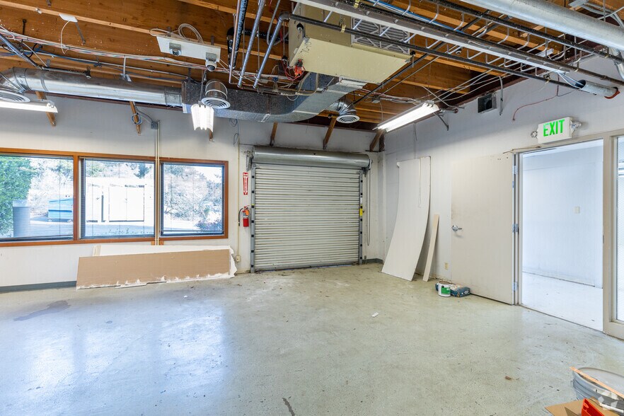 More Photos Of 70 Garden Ct, Monterey Medical For Lease