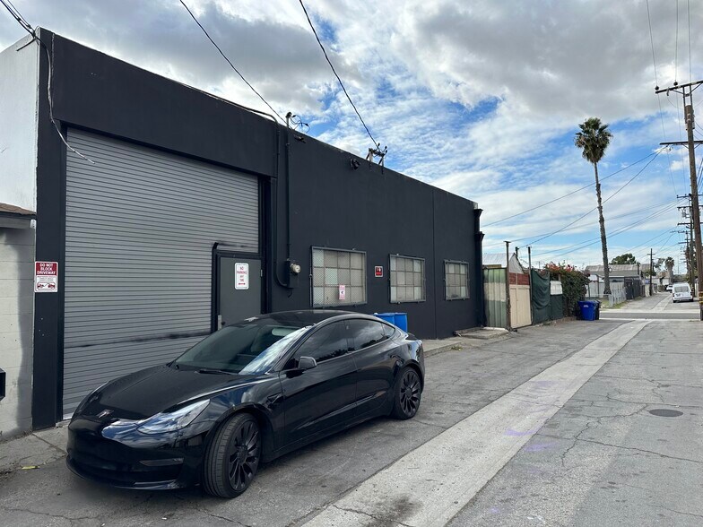 More Photos Of 5107-5109 E Washington Blvd, Commerce Manufacturing For Lease
