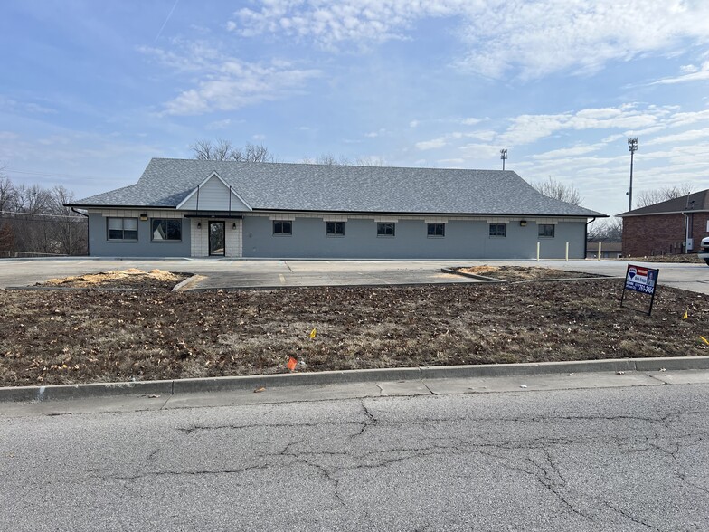 Primary Photo Of 144 Scott Station Rd, Jefferson City Medical For Sale