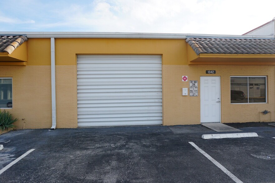 More Photos Of 1042-1048 NE 44th St, Oakland Park Industrial For Sale