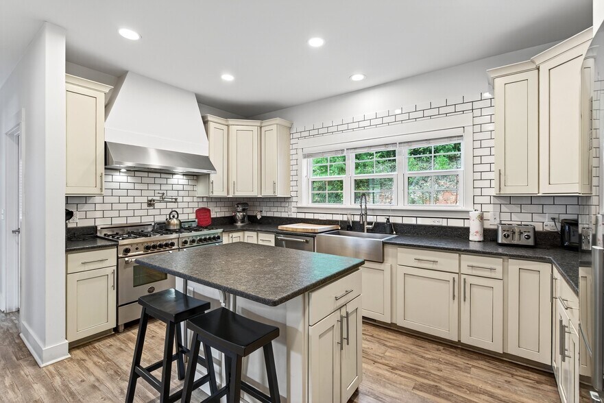 More Photos Of 8026 Buck Creek Rd, Marion Apartments For Sale